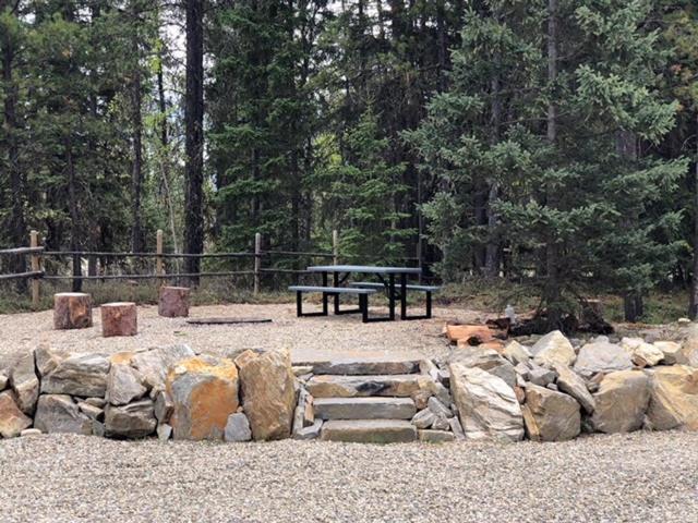 Wolf Den Villa Valemount Dış mekan fotoğraf