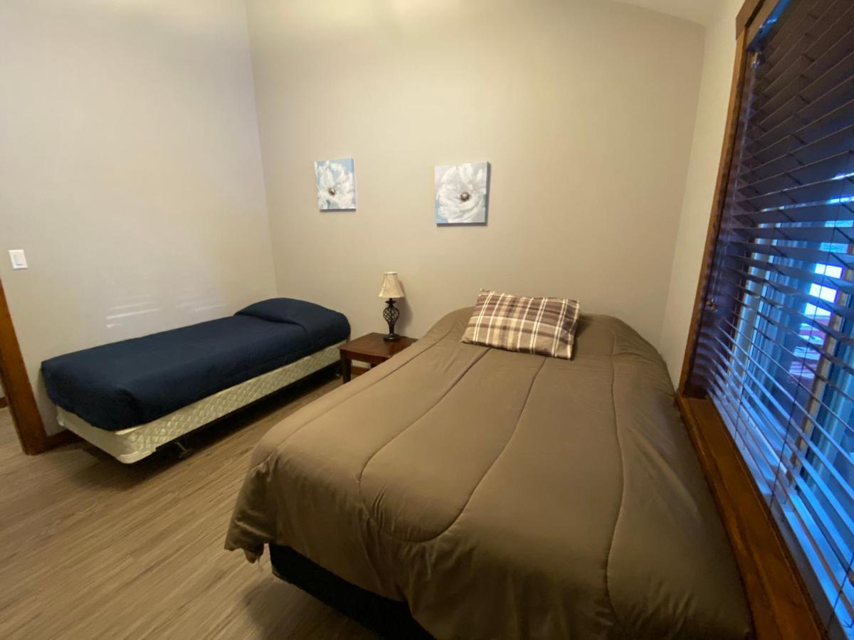 Wolf Den Villa Valemount Dış mekan fotoğraf
